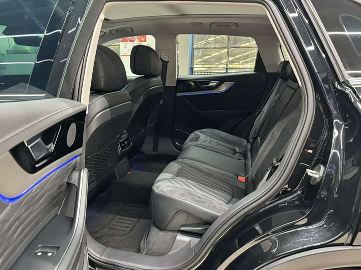 Фото 7 - Hongqi HS5