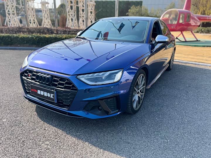 Фото 1 - Audi S4