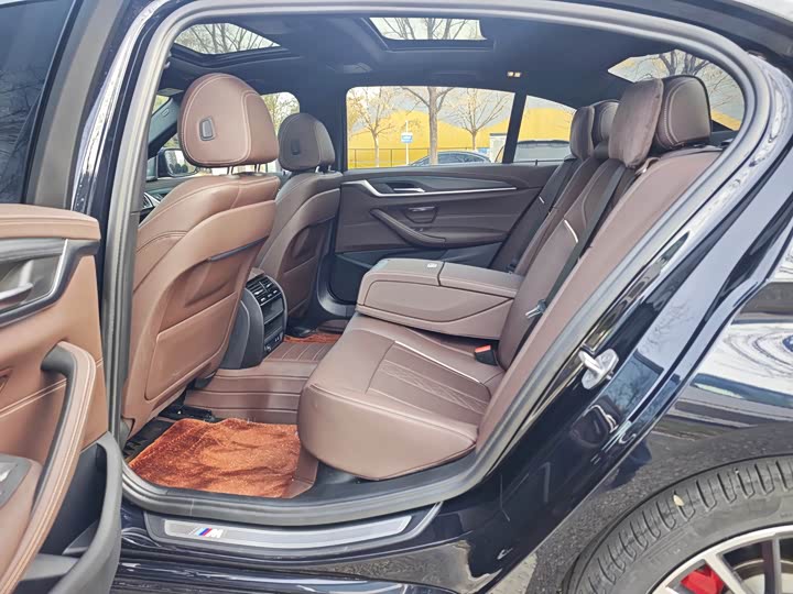 Фото 5 - BMW 5 Series