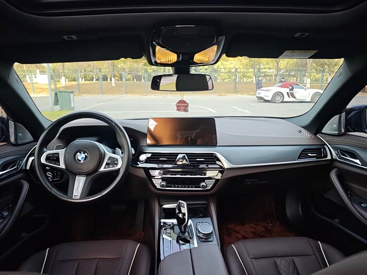 Фото 6 - BMW 5 Series