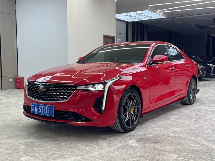 Фото 1 - Cadillac CT4