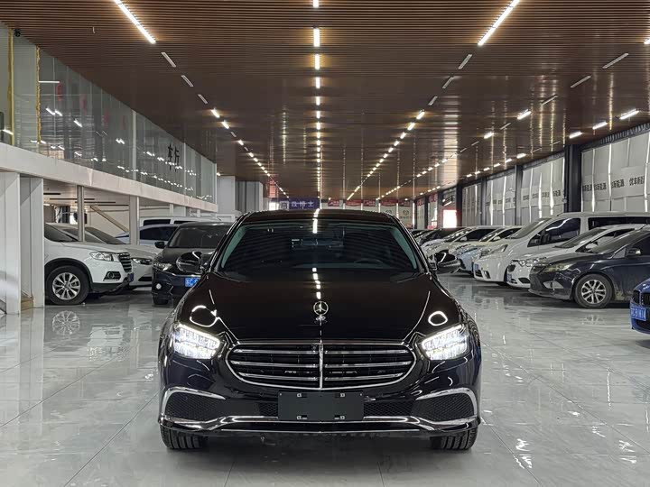 Фото 2 - Mercedes-Benz E-Class