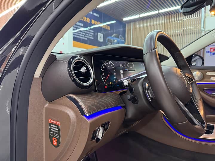 Фото 6 - Mercedes-Benz E-Class