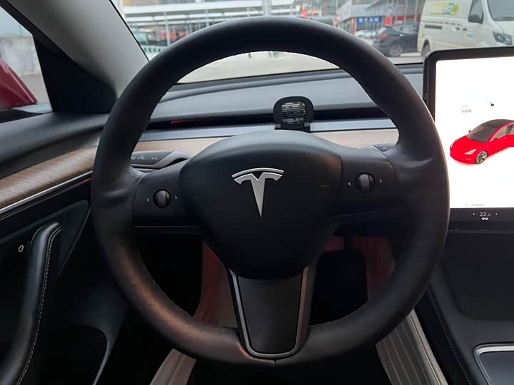 Фото 9 - Tesla Model 3