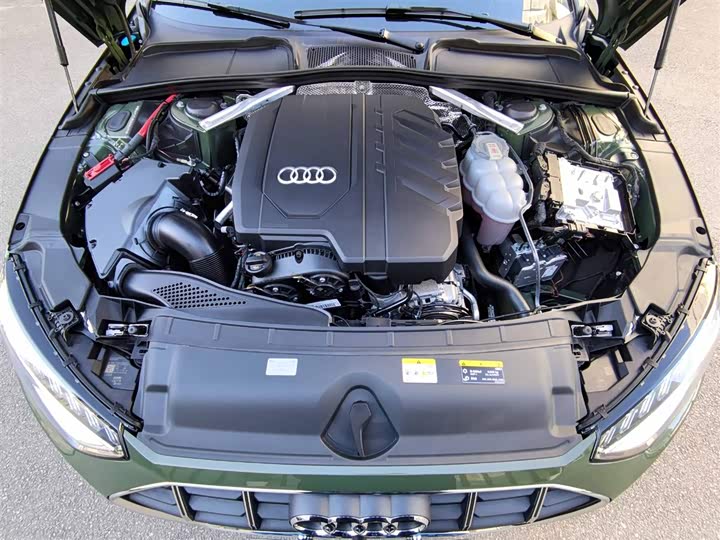 Фото 8 - Audi A4