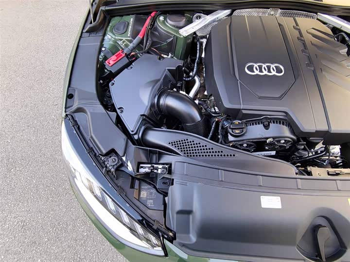 Фото 9 - Audi A4