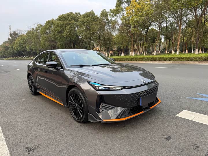 Фото 3 - Changan UNI-V