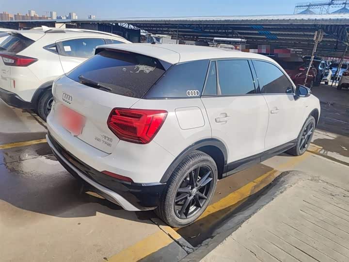 Фото 7 - Audi Q2L