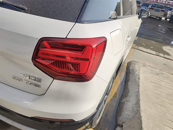 Фото 8 - Audi Q2L