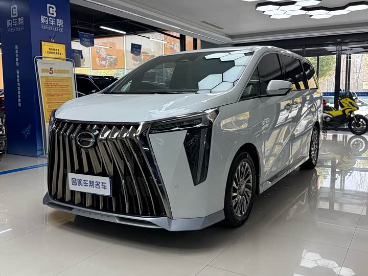 Фото 1 - GAC Trumpchi M8