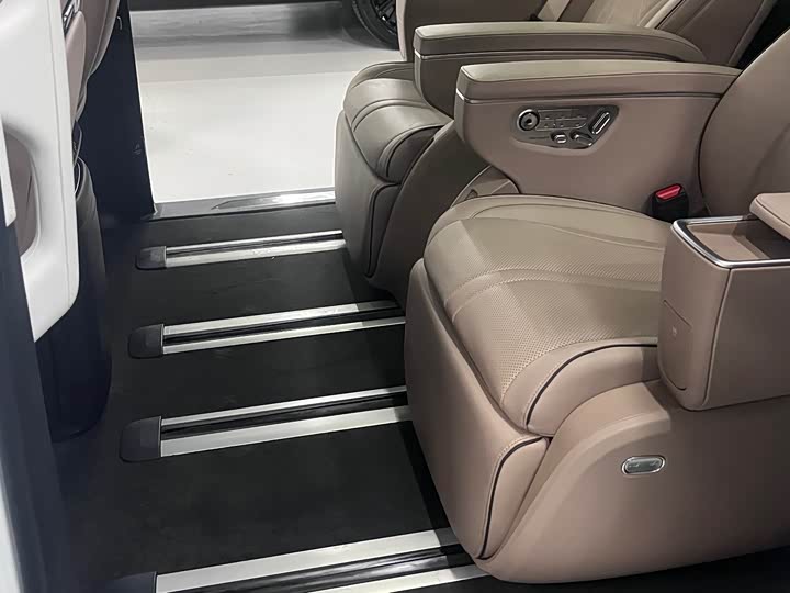 Фото 6 - XPeng X9