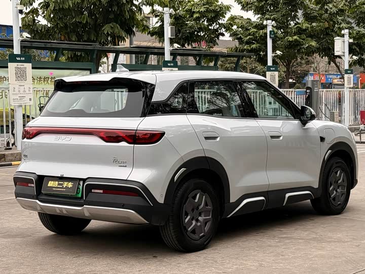 Фото 7 - BYD Yuan Up