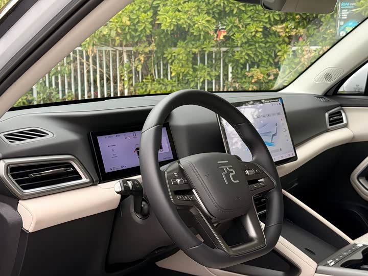 Фото 8 - BYD Yuan Up