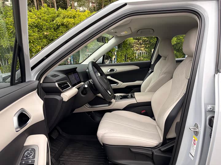 Фото 9 - BYD Yuan Up