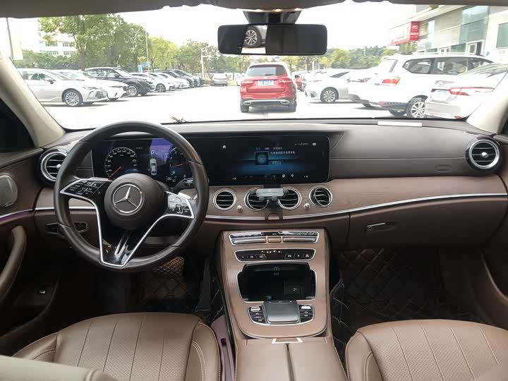 Фото 6 - Mercedes-Benz E-Class