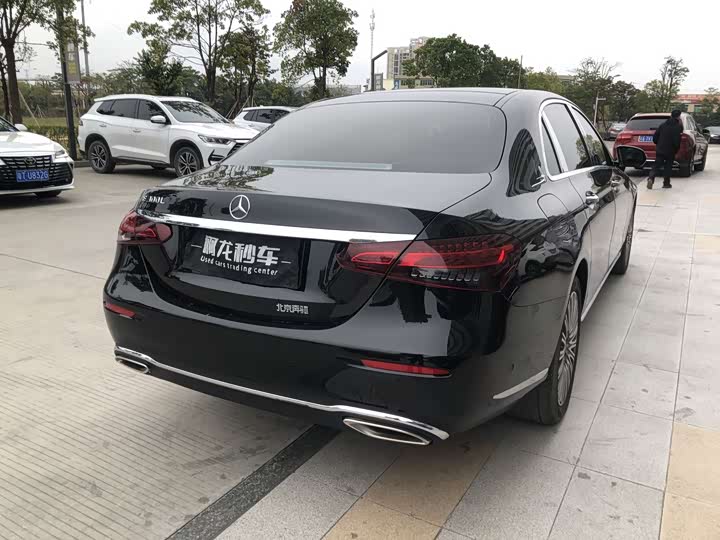 Фото 9 - Mercedes-Benz E-Class