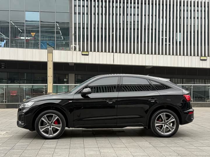 Фото 4 - Audi Q5L Sportback