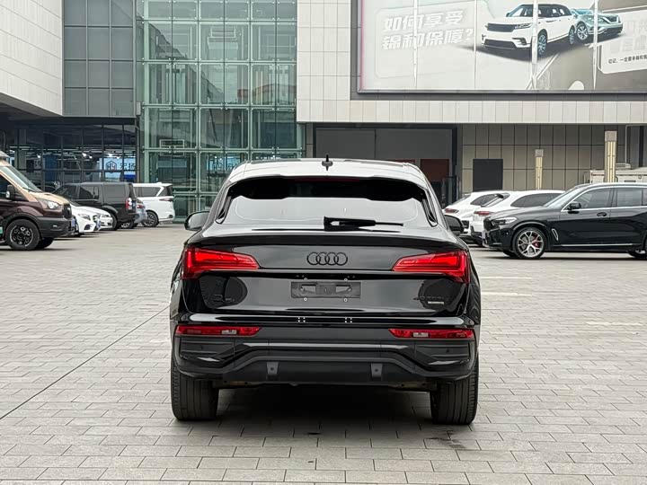 Фото 6 - Audi Q5L Sportback