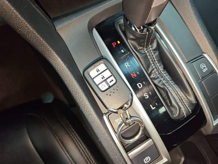 Фото 9 - Honda Civic