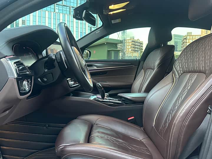 Фото 8 - BMW 5 Series