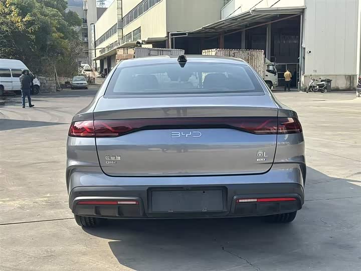 Фото 6 - BYD Qin L