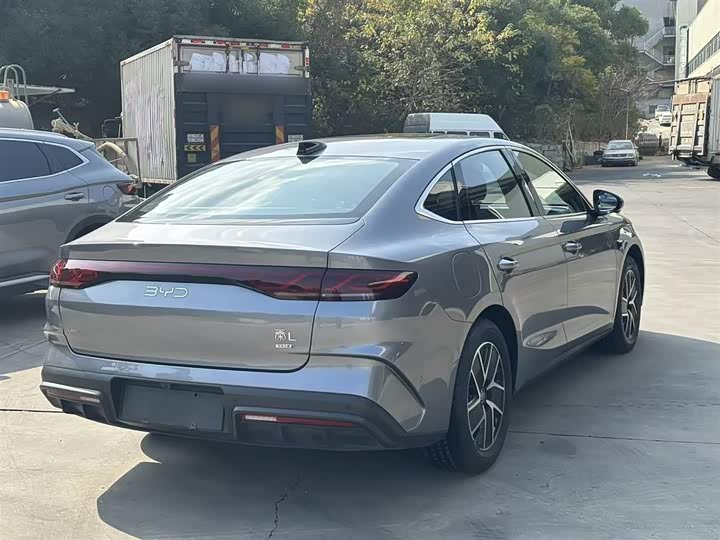 Фото 7 - BYD Qin L