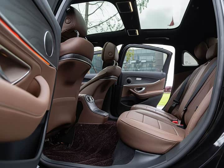 Фото 5 - Mercedes-Benz E-Class Hybrid