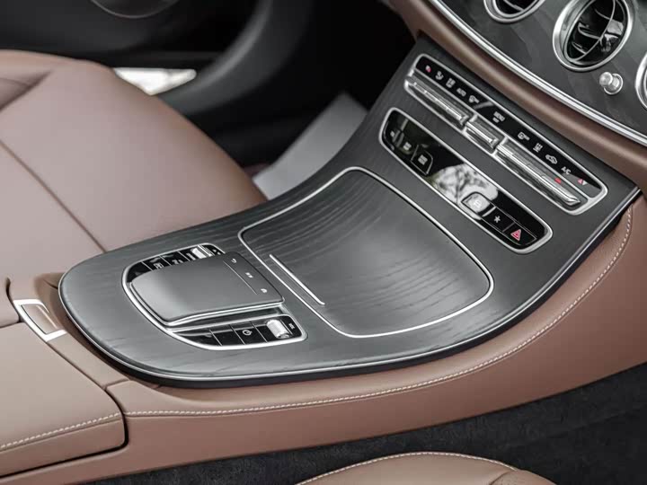 Фото 8 - Mercedes-Benz E-Class Hybrid