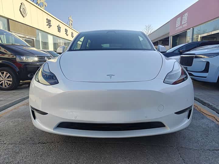 Фото 2 - Tesla Model Y