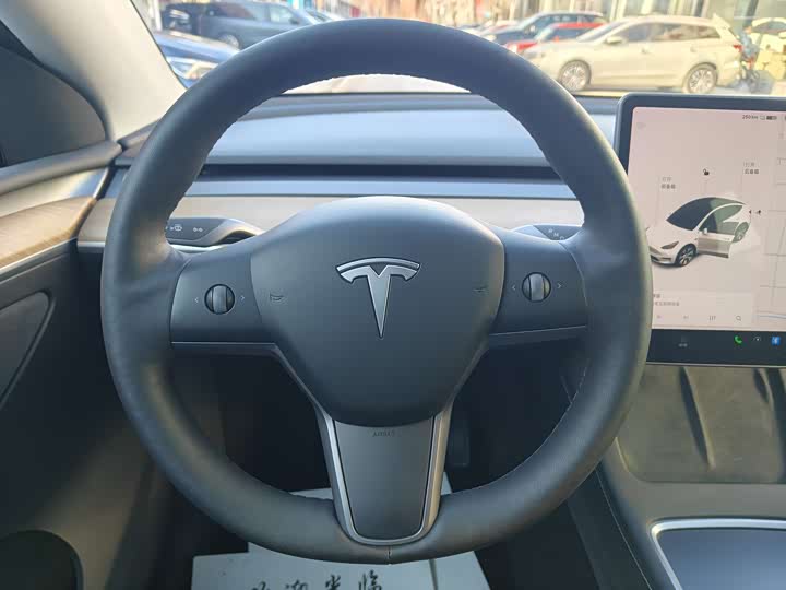 Фото 6 - Tesla Model Y