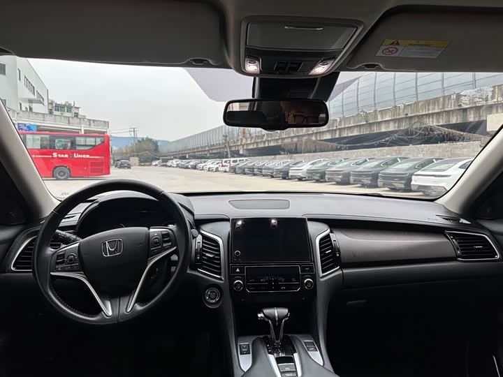 Фото 6 - Honda Avancier