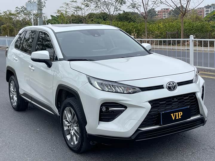 Фото 3 - Toyota Wildlander