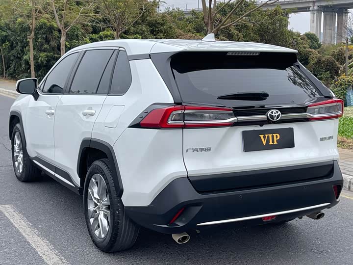 Фото 4 - Toyota Wildlander