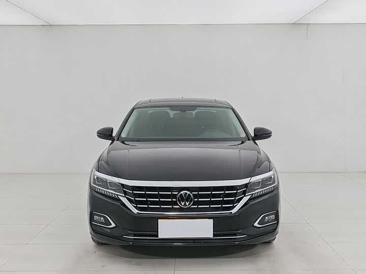 Фото 2 - Volkswagen Passat