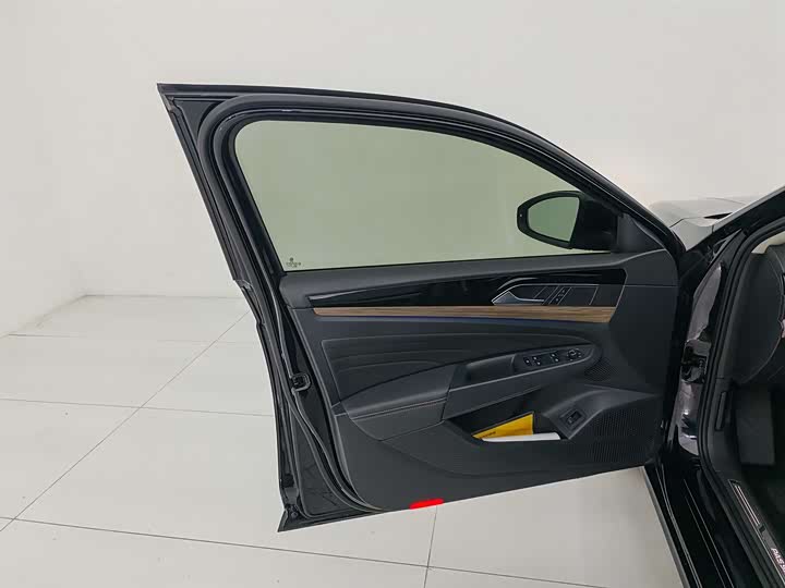 Фото 7 - Volkswagen Passat