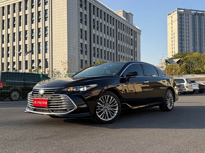 Фото 1 - Toyota Avalon