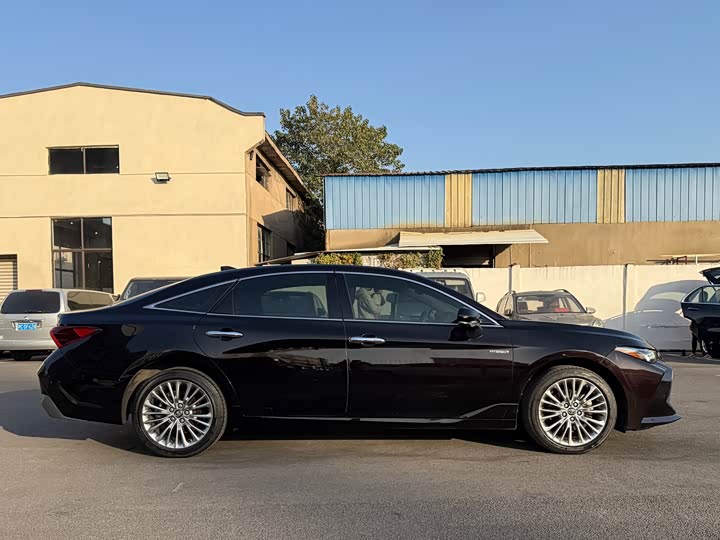 Фото 5 - Toyota Avalon
