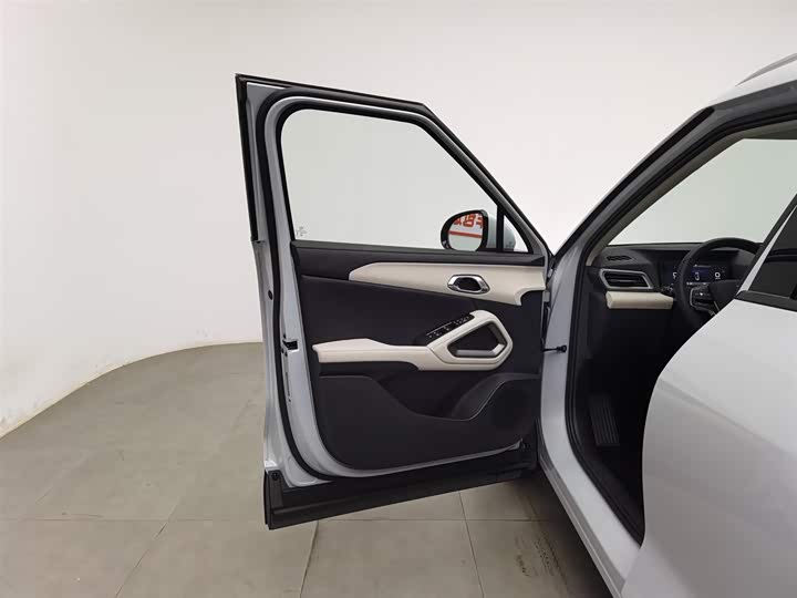 Фото 8 - BYD Yuan Up