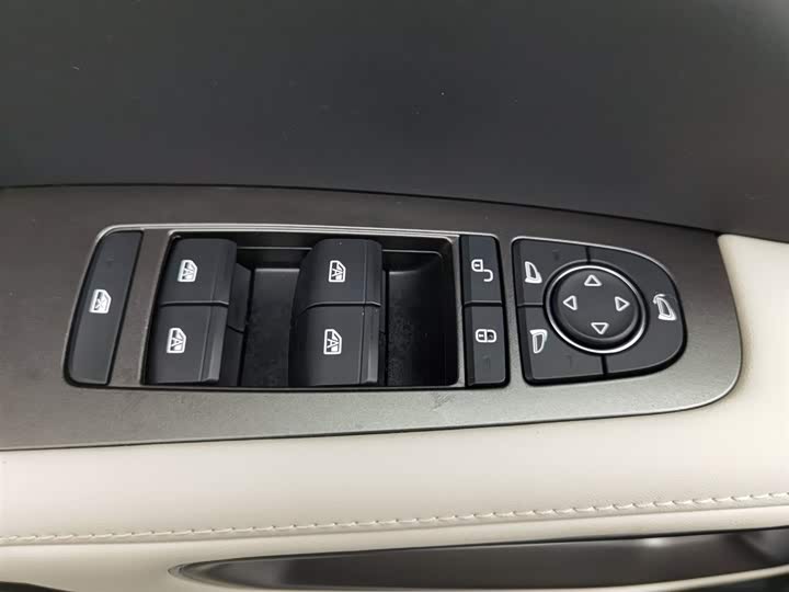 Фото 9 - BYD Yuan Up