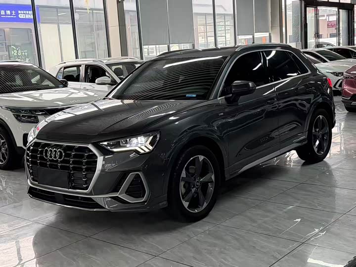 Фото 1 - Audi Q3