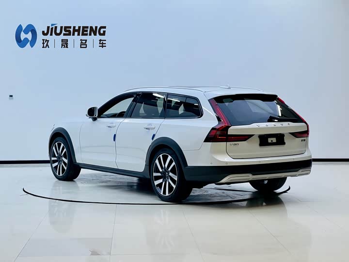 Фото 4 - Volvo V90