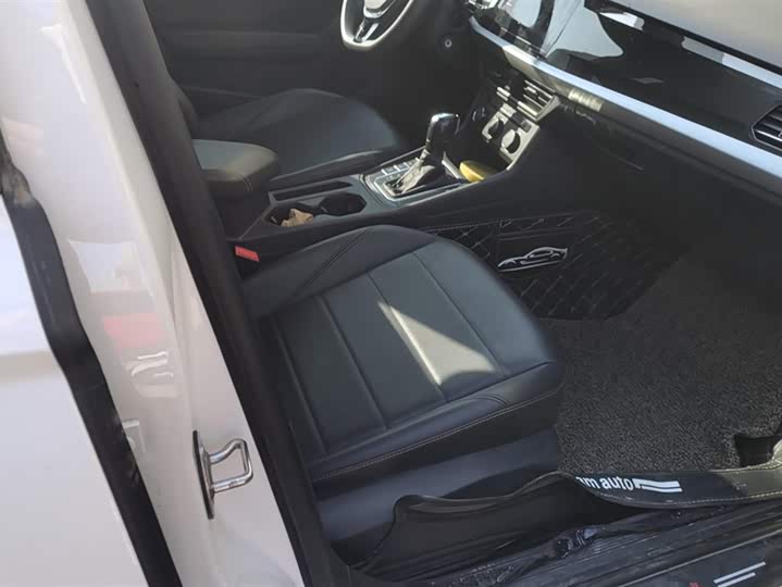 Фото 8 - Volkswagen Lavida