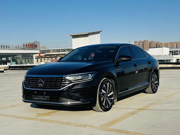 Фото 1 - Volkswagen Passat