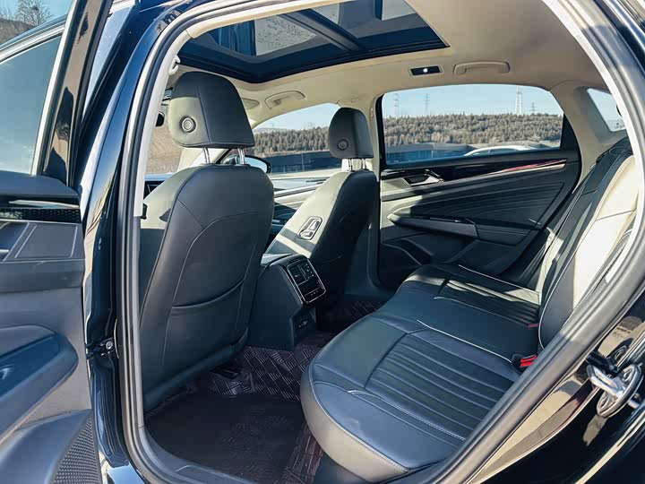 Фото 6 - Volkswagen Passat