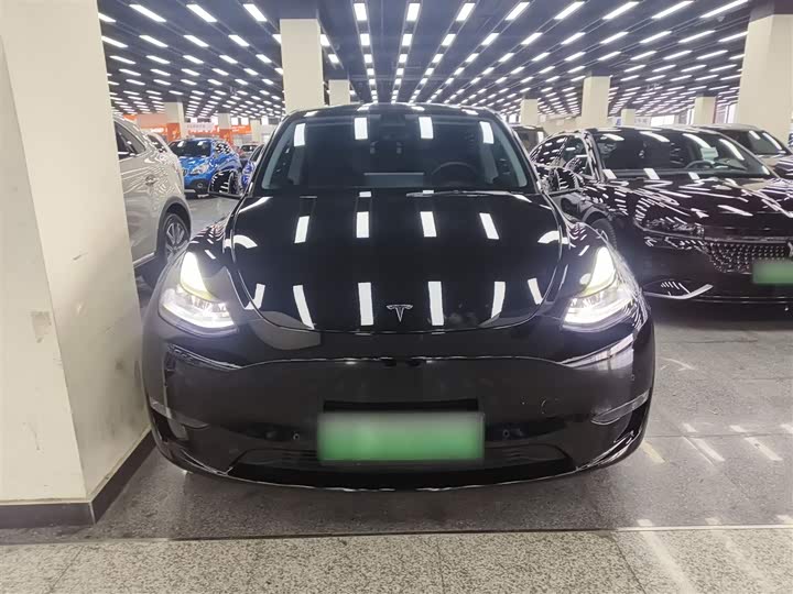 Фото 3 - Tesla Model Y