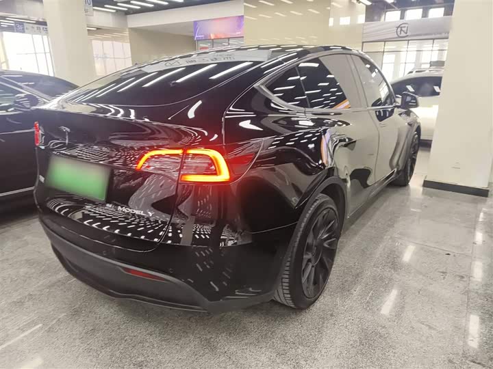 Фото 7 - Tesla Model Y