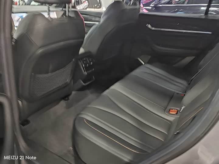 Фото 7 - Geely Monjaro