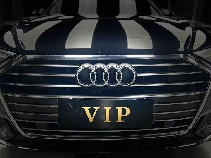 Фото 4 - Audi A6L