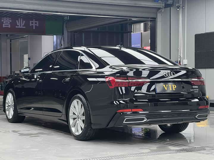 Фото 6 - Audi A6L