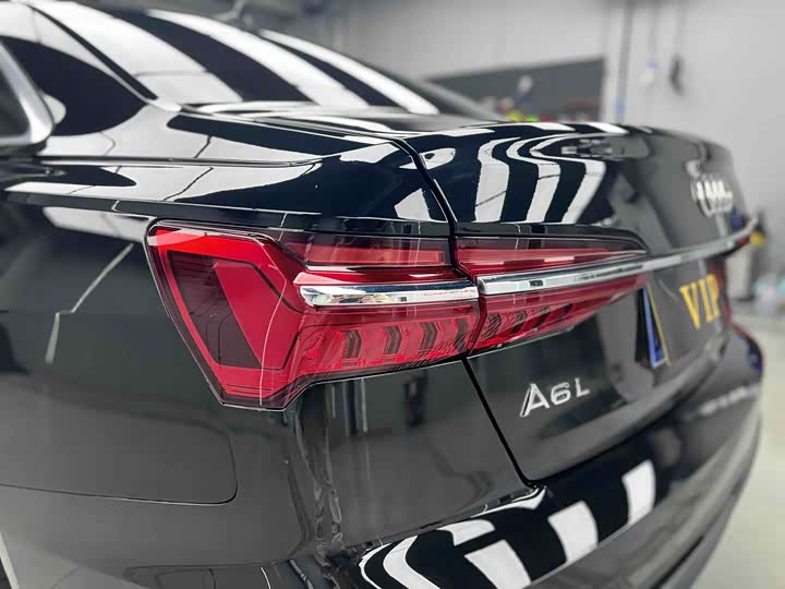 Фото 8 - Audi A6L